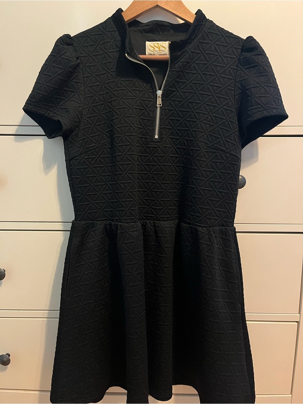 SSYS Black Quilted Zip-Neck Casual Dress